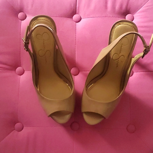 Jessica Simpson nude heels - Picture 2 of 4